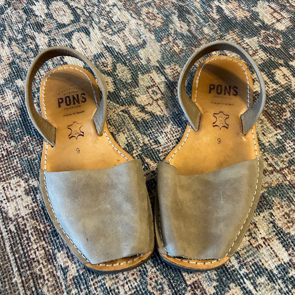 Neuflora Pons Avarcas Greige Leather Sandals